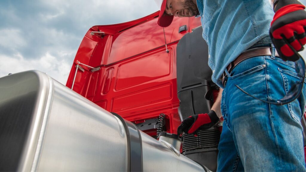 Tır Sürücüleri Hangi Mazot Deposunu Seçmelidir Tır Sürücüleri Hangi Mazot Deposunu Seçmelidir